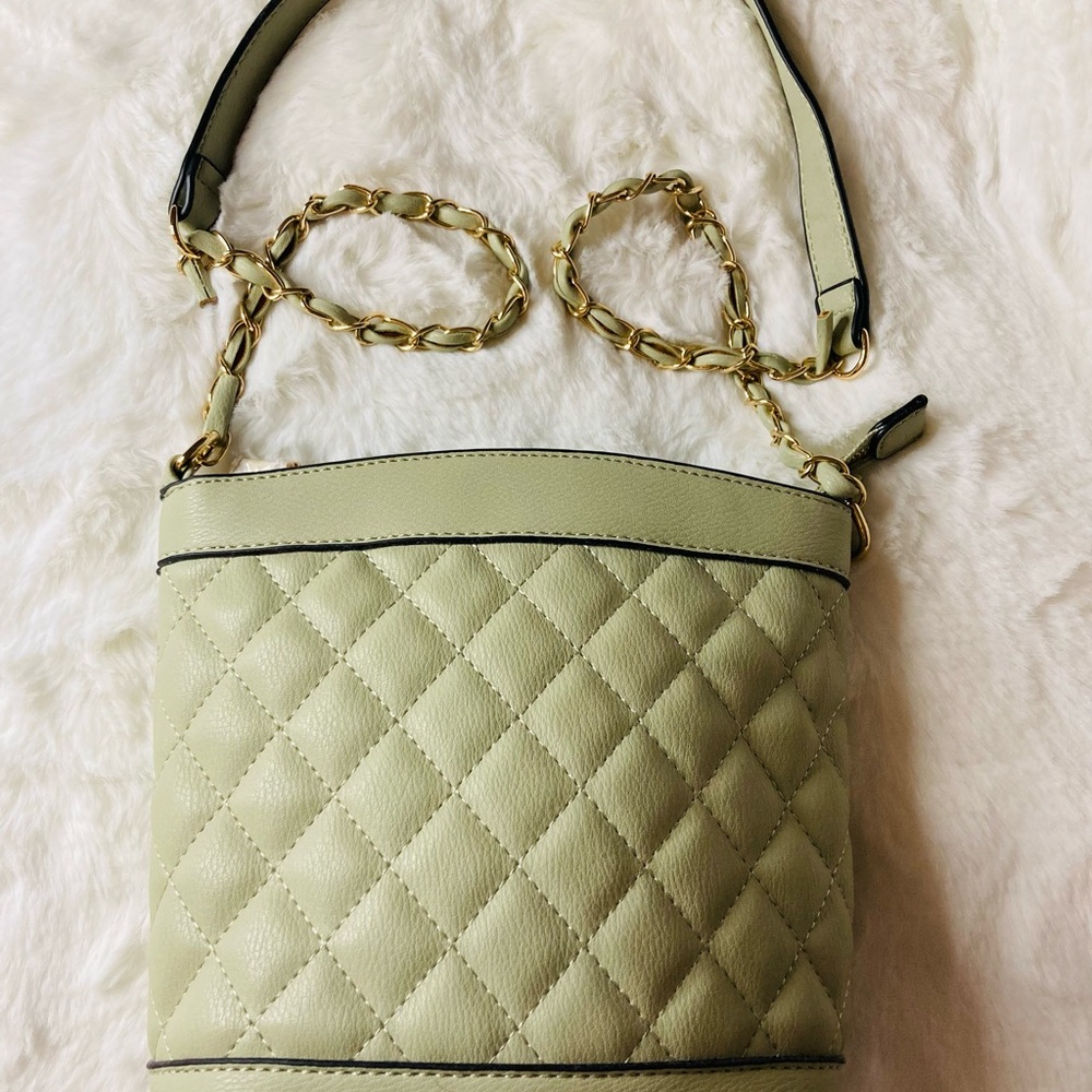 Quilted Green Bucket Crossbody Bag - Women's Shoulder Bag